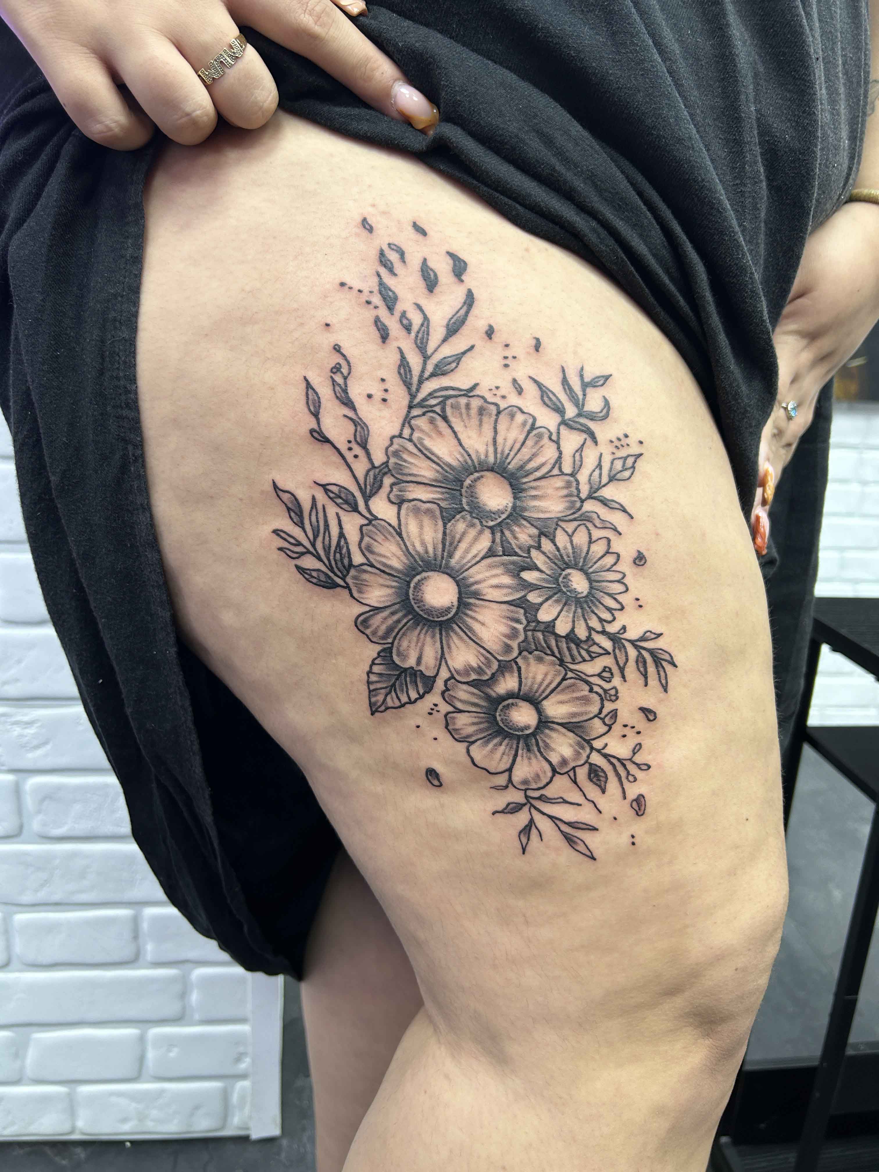 Floral thigh piece